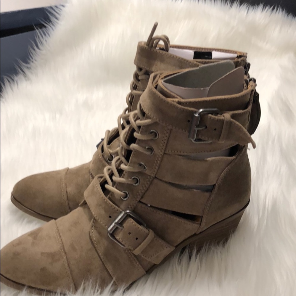Universal thread booties